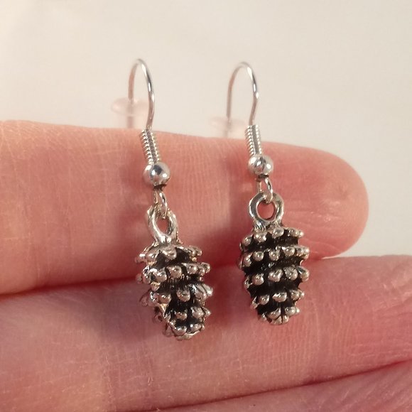 Silver Plated Pine Cone Dangle Earrings Hypoallergenic Women's Party Gift - Picture 1 of 2